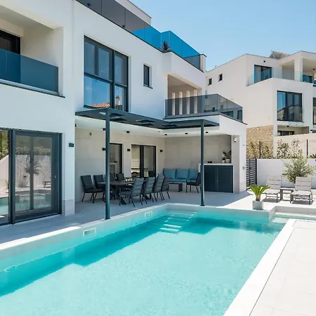 Levant Μούρτερ